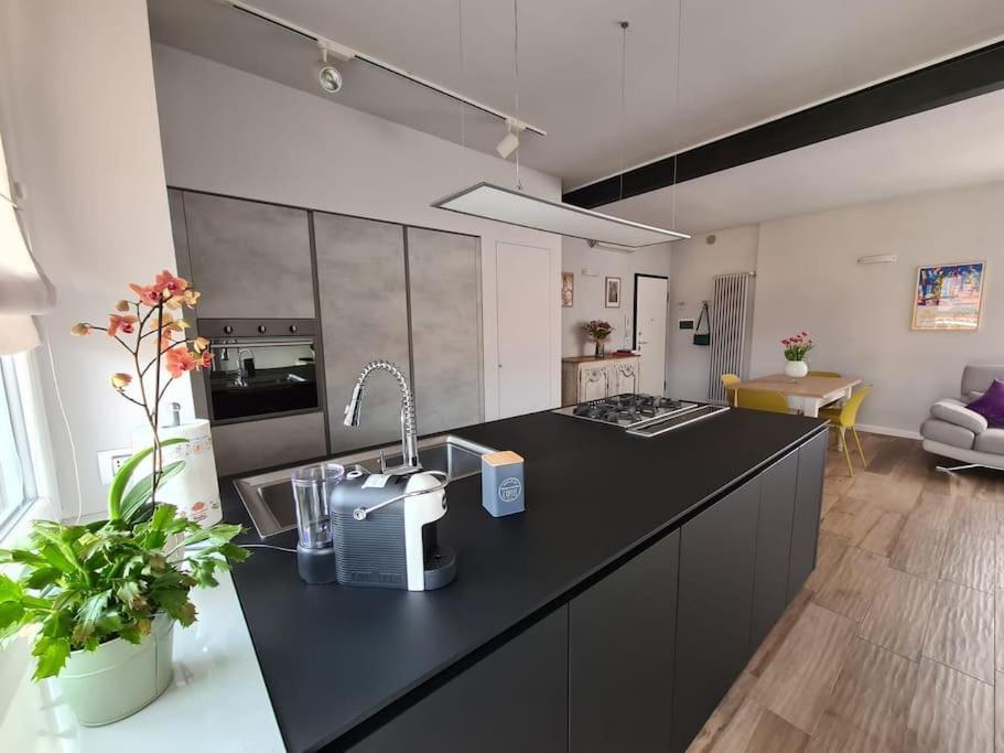 Cuore Di Alba Charming Apartment Екстер'єр фото