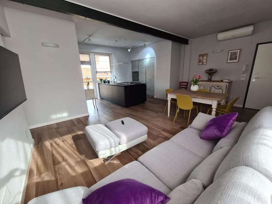 Cuore Di Alba Charming Apartment Екстер'єр фото
